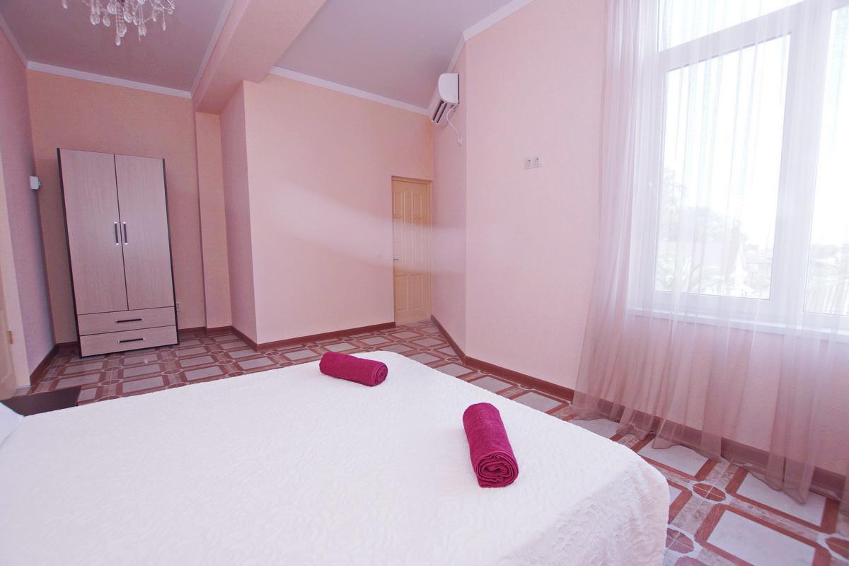 Guest House Belyi Lebed Sukhumi Eksteriør billede